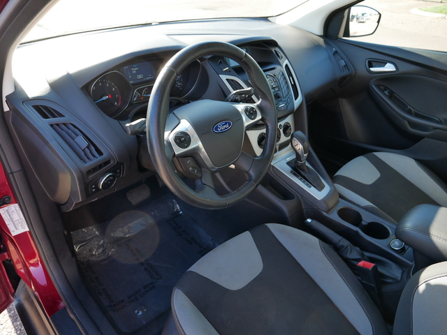 2014 Ford Focus SE 12