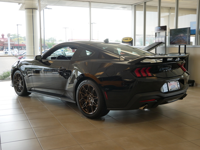 2024 Ford Mustang GT  3