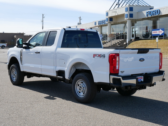 2024 Ford Super Duty F-250 SRW XL  3