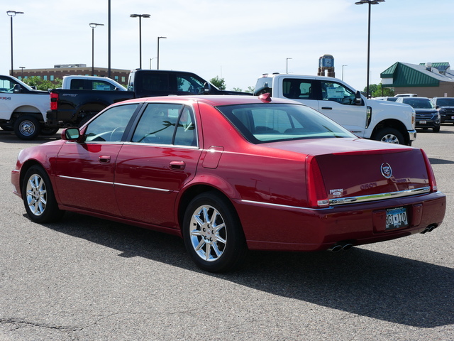 2011 Cadillac DTS Luxury Collection 3