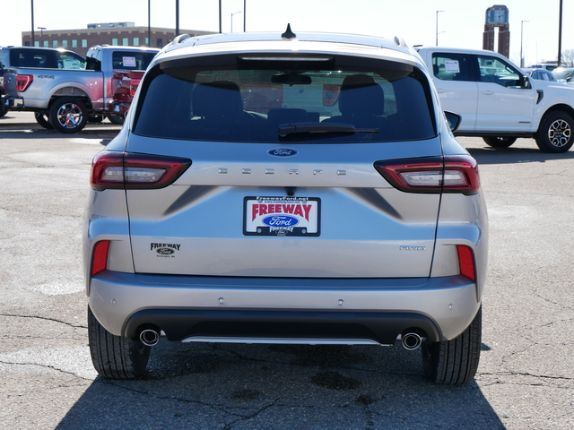 2024 Ford Escape ST-Line  4