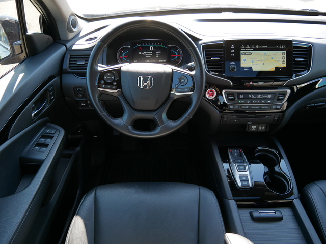 2022 Honda Pilot Touring 7-Passenger 17