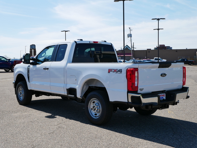 2024 Ford Super Duty F-250 SRW XL  3