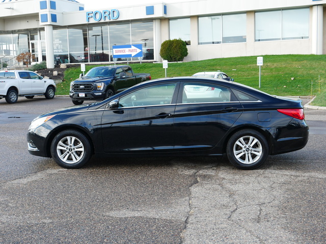 2011 Hyundai Sonata GLS 2