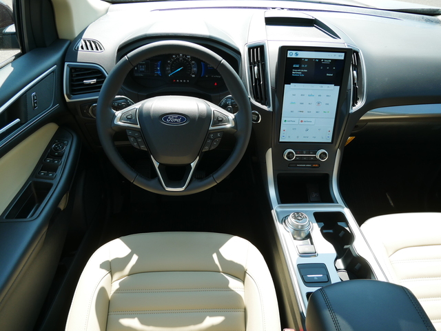 2024 Ford Edge SEL  19