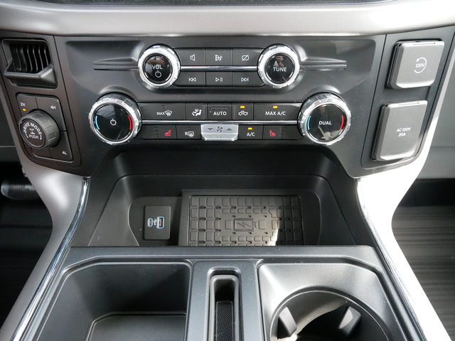 2024 Ford F-150 XLT w/ Heated Seats 20