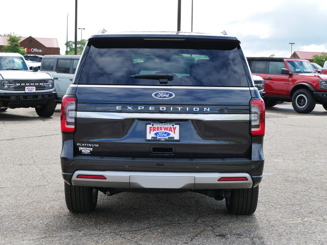 2024 Ford Expedition Platinum w/ Moonroof 4