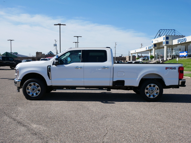 2024 Ford Super Duty F-250 SRW Lariat w/ Pano Moonroof 2