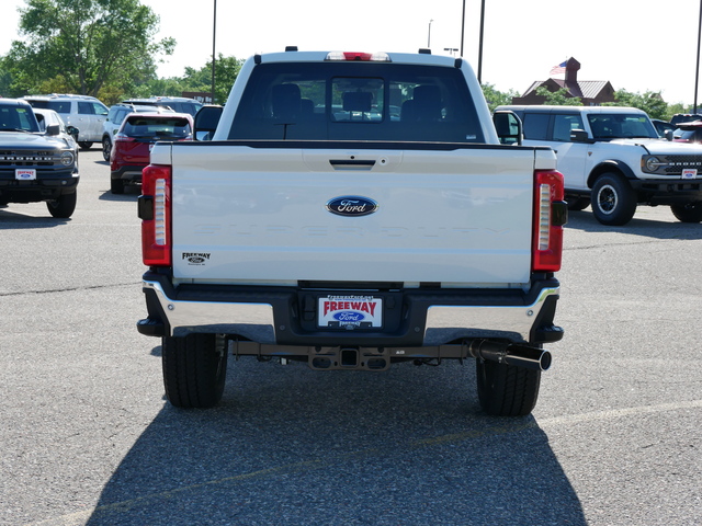 2024 Ford Super Duty F-250 SRW Lariat w/ Pano Moonroof 4