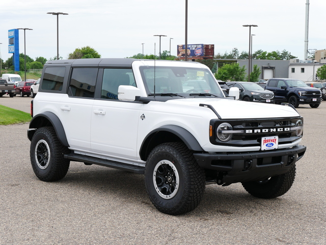 2024 Ford Bronco Outer Banks  7