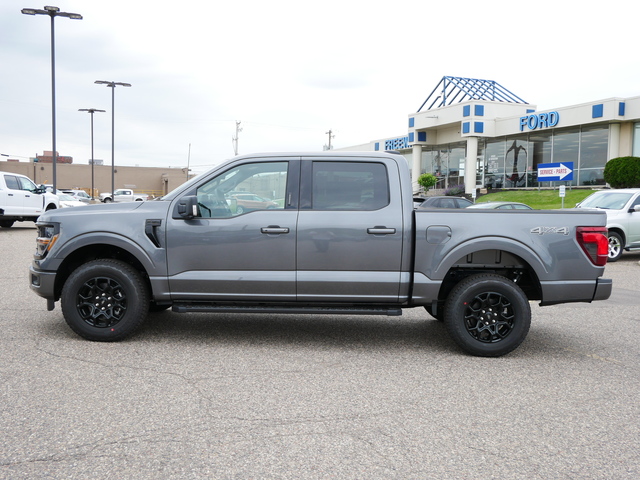 2024 Ford F-150 XLT w/ Black Appearance Pack 2