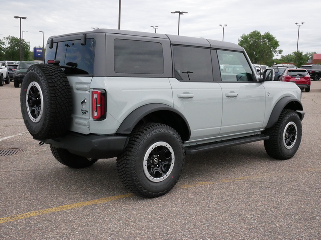 2024 Ford Bronco Outer Banks  5