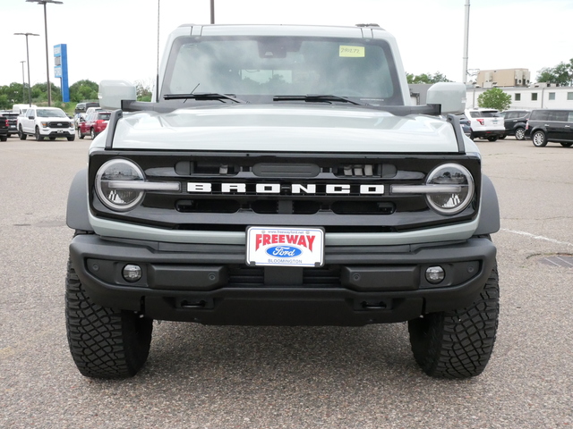 2024 Ford Bronco Outer Banks  8