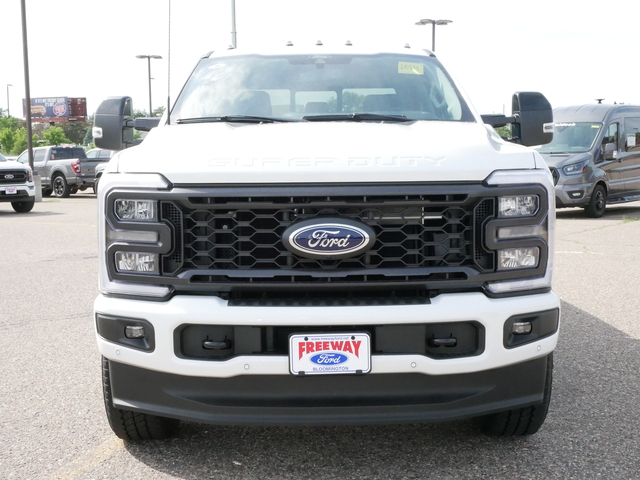 2024 Ford Super Duty F-350 SRW Lariat w/ Pano Moonroof 8