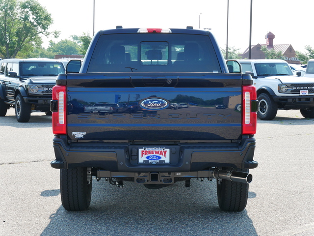 2024 Ford Super Duty F-350 SRW Lariat w/ Pano Moonroof 4