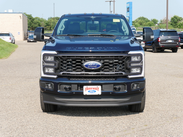 2024 Ford Super Duty F-350 SRW Lariat w/ Pano Moonroof 8