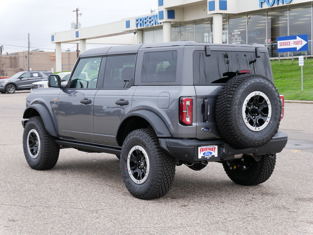 2024 Ford Bronco Badlands  3