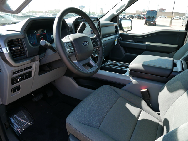 2024 Ford F-150 XLT w/ Heated Seats & Nav 12