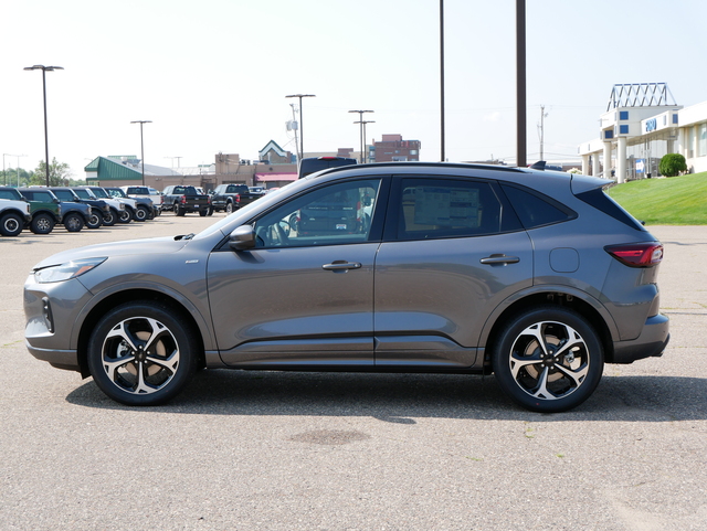 2024 Ford Escape ST-Line Select w/ Tow Package & Roo 2