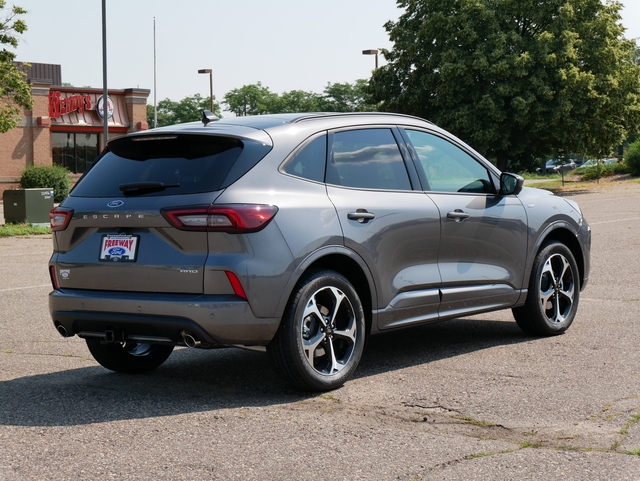 2024 Ford Escape ST-Line Select w/ Tow Package & Roo 5