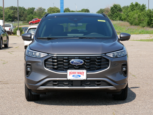 2024 Ford Escape ST-Line Select w/ Tow Package & Roo 8