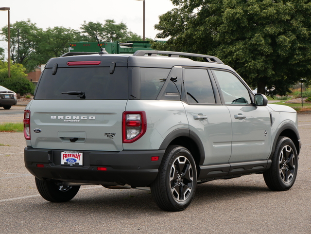 2024 Ford Bronco Sport Outer Banks w/ Heated Seats & Wheel 5