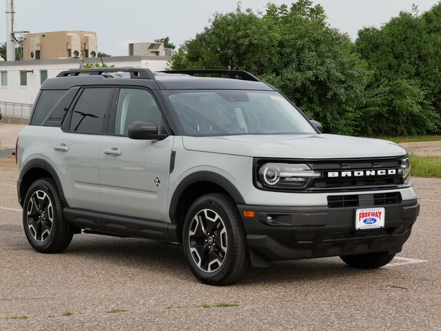 2024 Ford Bronco Sport Outer Banks w/ Heated Seats & Wheel 7