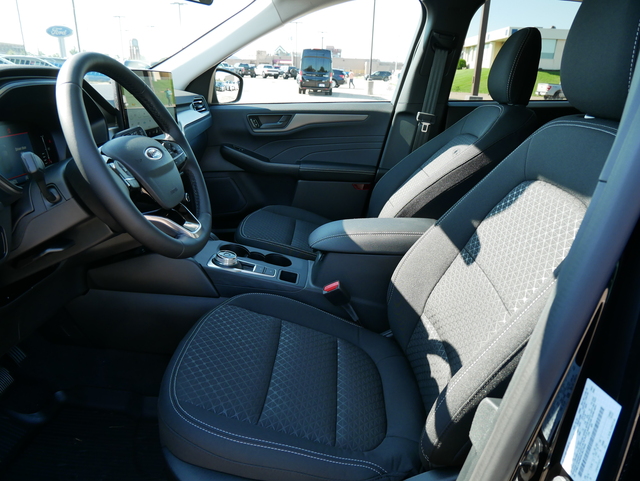 2024 Ford Escape Active w/ Pano Moonroof 13