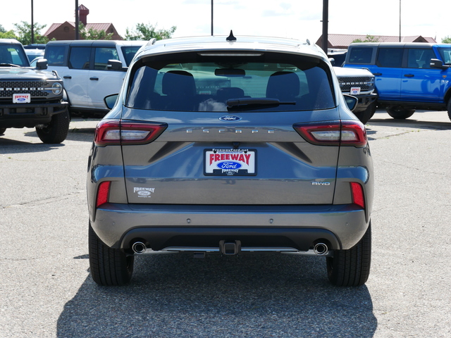 2024 Ford Escape ST-Line Elite w/ Pano Moonroof 4