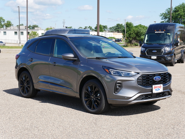 2024 Ford Escape ST-Line Elite w/ Pano Moonroof 7