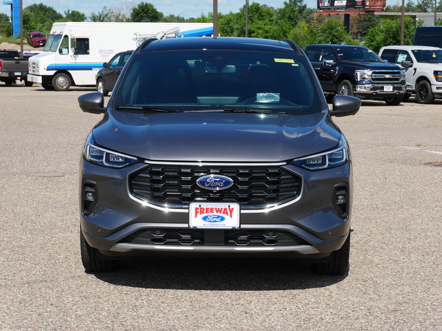 2024 Ford Escape ST-Line Elite w/ Pano Moonroof 8