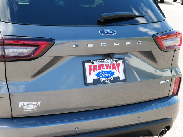 2024 Ford Escape ST-Line Elite w/ Pano Moonroof 10