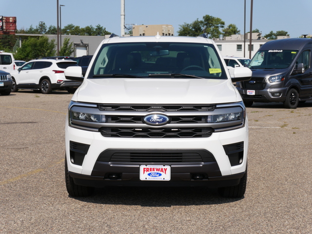 2024 Ford Expedition Max XLT w/ Pano Moonroof 8