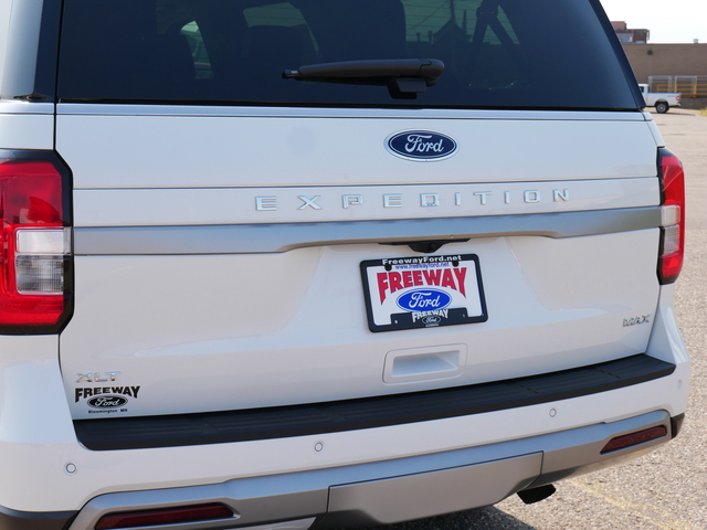 2024 Ford Expedition Max XLT w/ Pano Moonroof 10