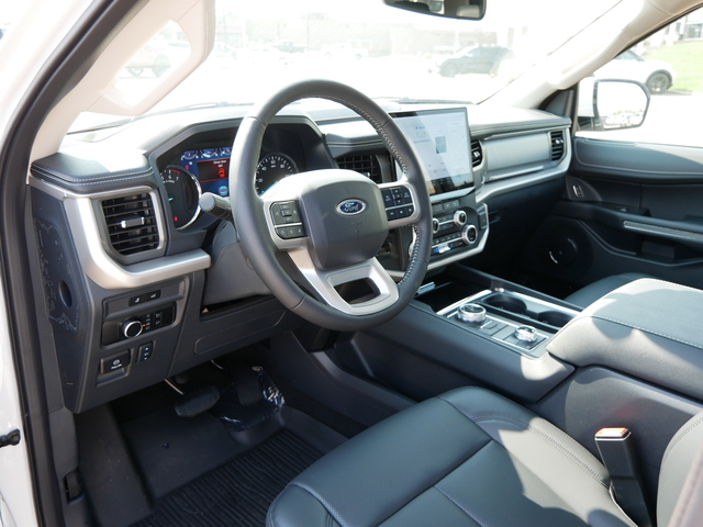 2024 Ford Expedition Max XLT w/ Pano Moonroof 12