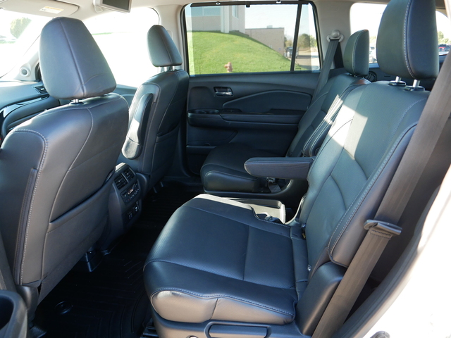 2019 Honda Pilot Elite 17