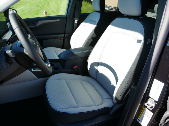 2024 Ford Escape Active w/ Pano Moonroof 13