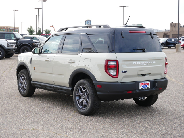 2024 Ford Bronco Sport Badlands w/ Moonroof 3