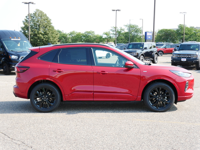 2024 Ford Escape ST-Line Elite w/ Pano Moonroof 6