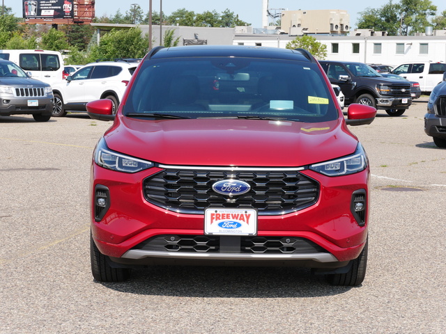 2024 Ford Escape ST-Line Elite w/ Pano Moonroof 8