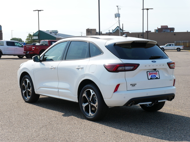 2024 Ford Escape ST-Line Select w/ Tow Package 3