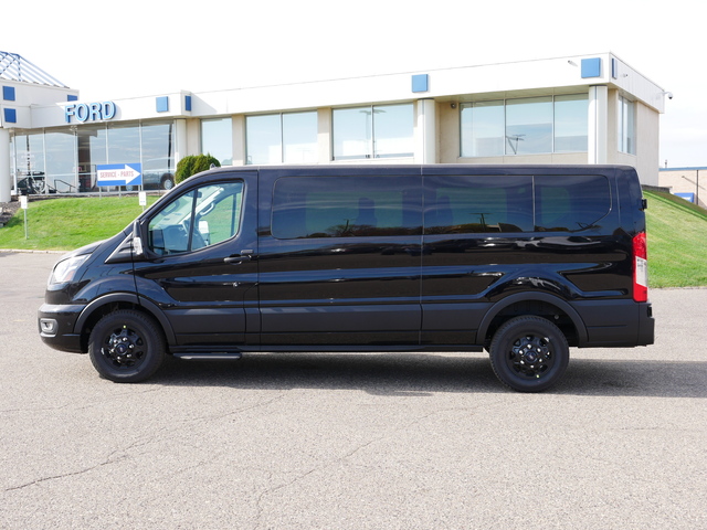 2024 Ford Transit Passenger Wagon XLT  2