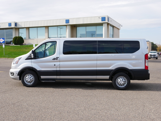 2024 Ford Transit Passenger Wagon XLT  2