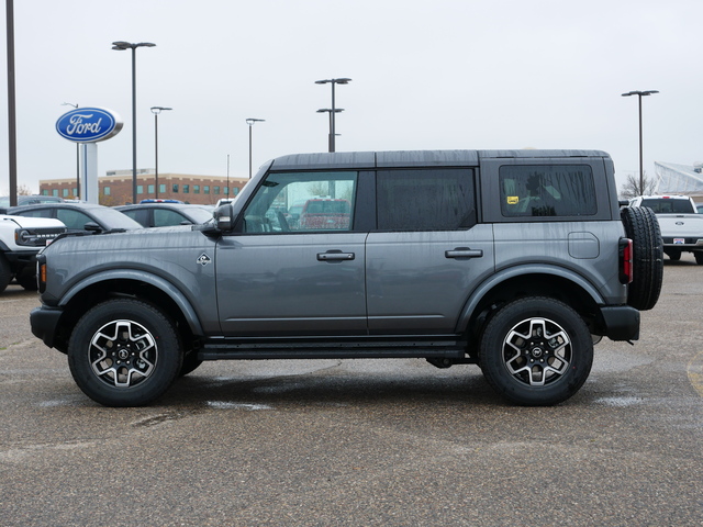 2024 Ford Bronco Outer Banks 2