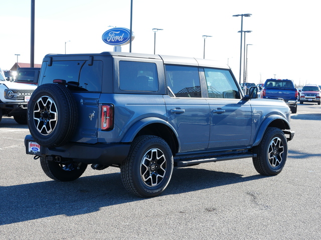 2024 Ford Bronco Outer Banks 3