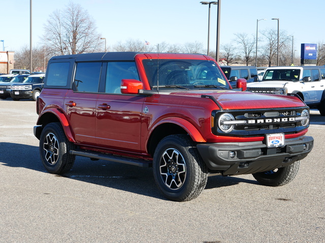 2024 Ford Bronco Outer Banks 4