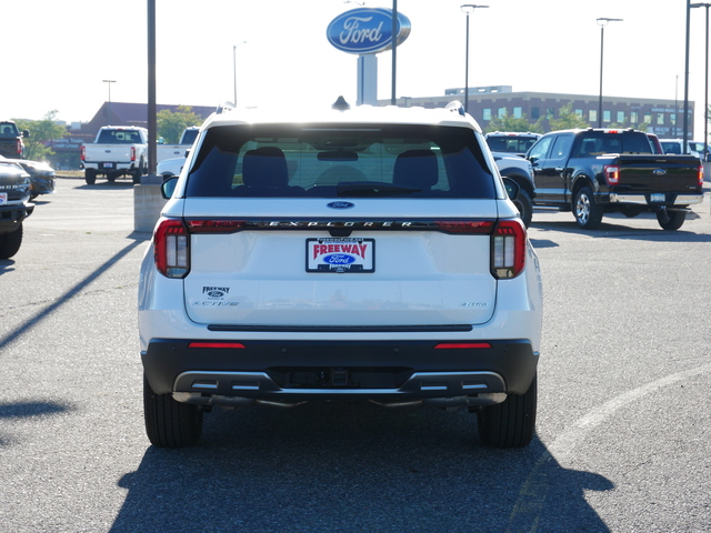 2025 Ford Explorer Active  4