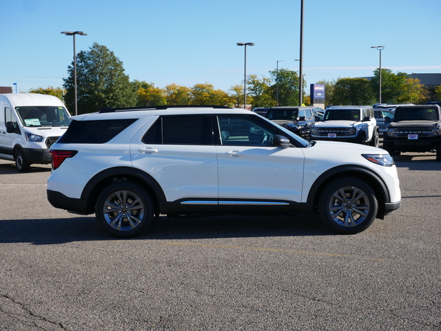 2025 Ford Explorer Active  6