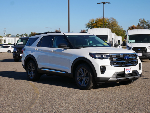 2025 Ford Explorer Active  7