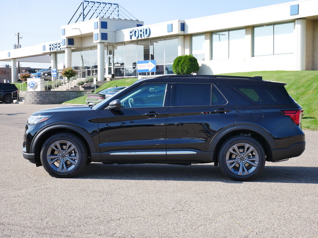 2025 Ford Explorer Active w/ Panoramic Roof 2